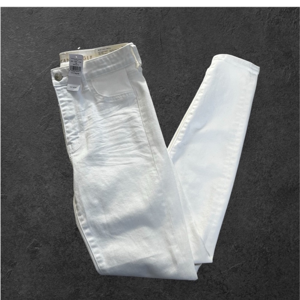 NWT American Eagle Outfitters White Skinny Jeans
